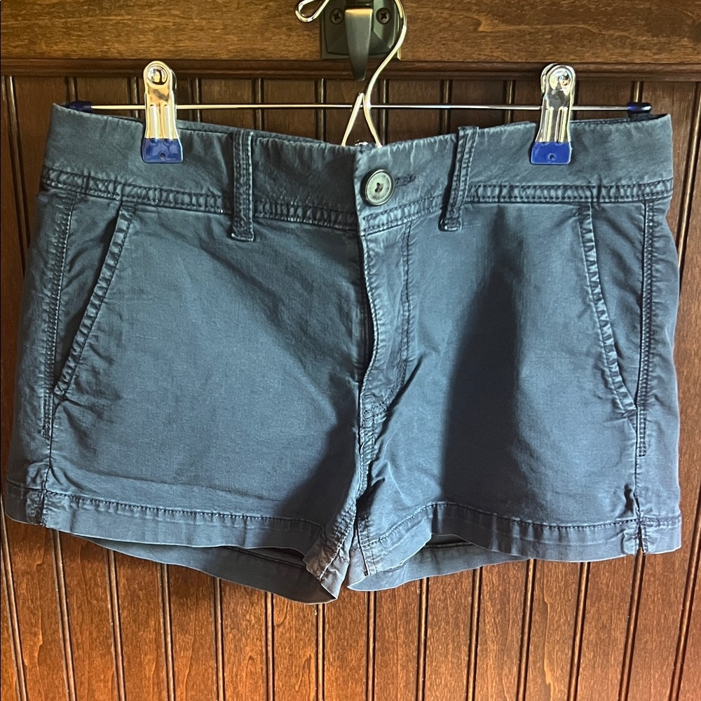 American Eagle Outfitters Women's Navy Blue Casual Shorts Size 2